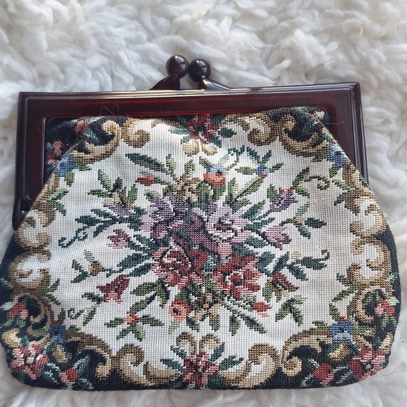 American Vintage Handbags - Vintage Tapestry Clutch Coin Purse with Lucite Closure 60s Floral Victorian